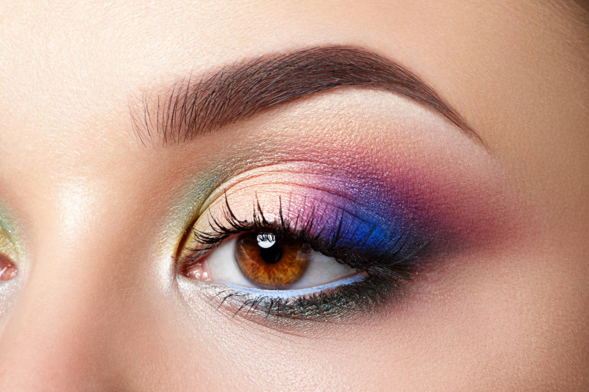 closeup-view-of-woman-eye-with-evening-makeup-HRBKPC8.jpg